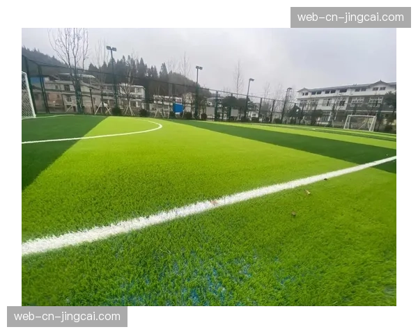 “科隆俱乐部宣布主场草坪将采用混合草技术，以适应更高强度的比赛节奏”